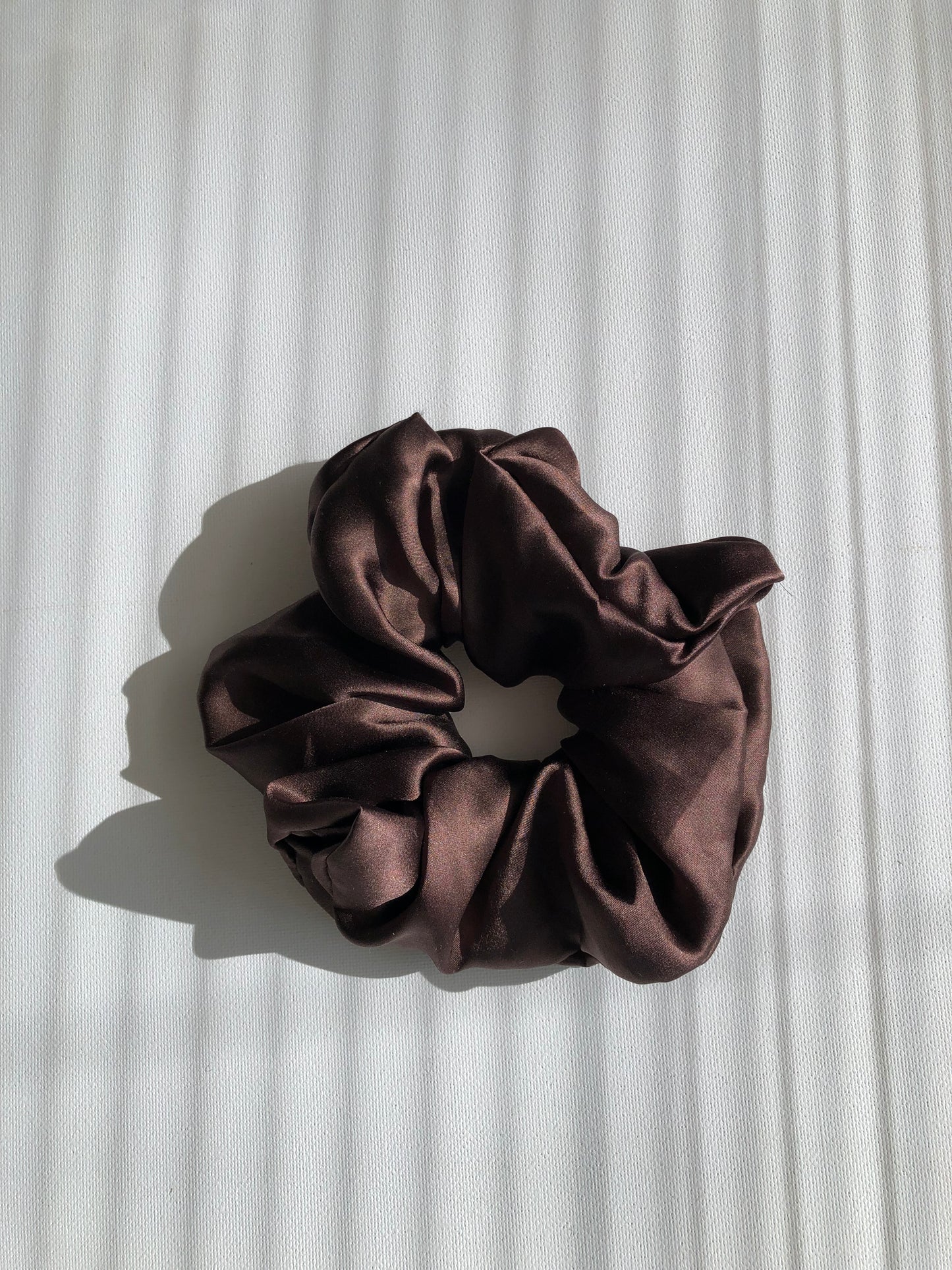 PURE SILK SCRUNCHIES - neutral