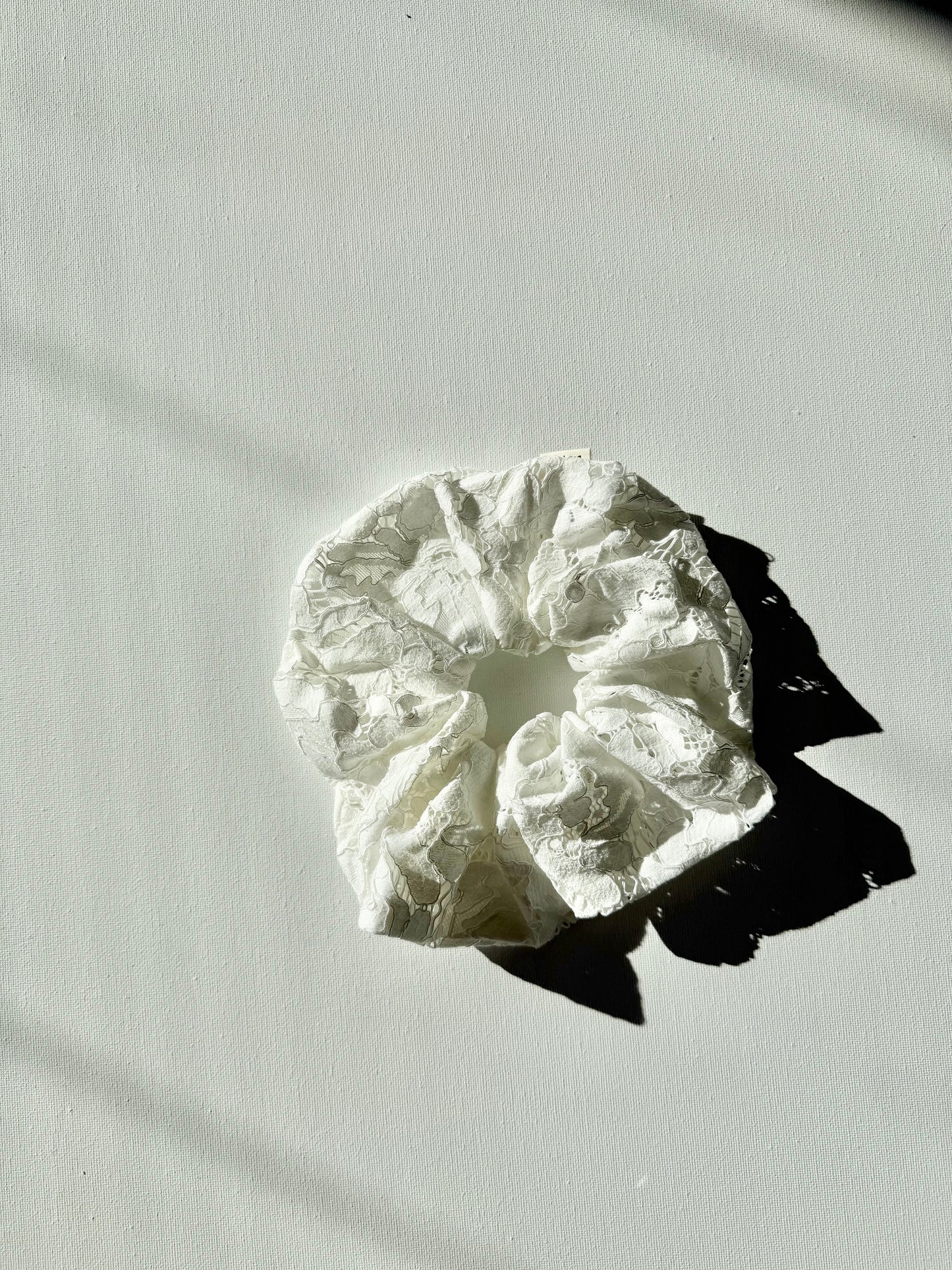 LACE SCRUNCHIES - neutral