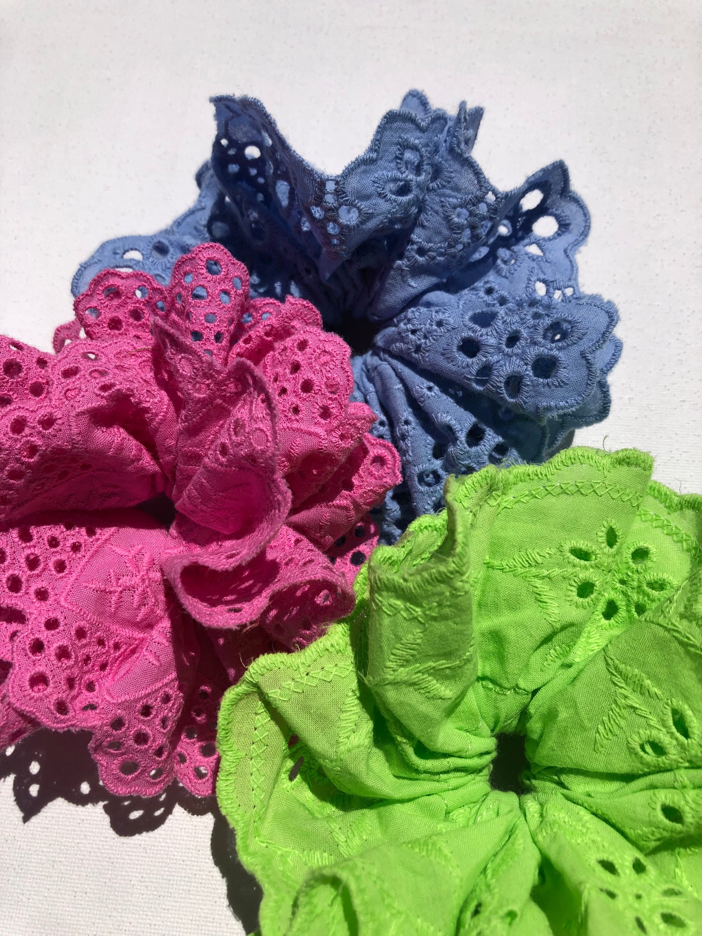 ISABELLA LACE SCRUNCHIES