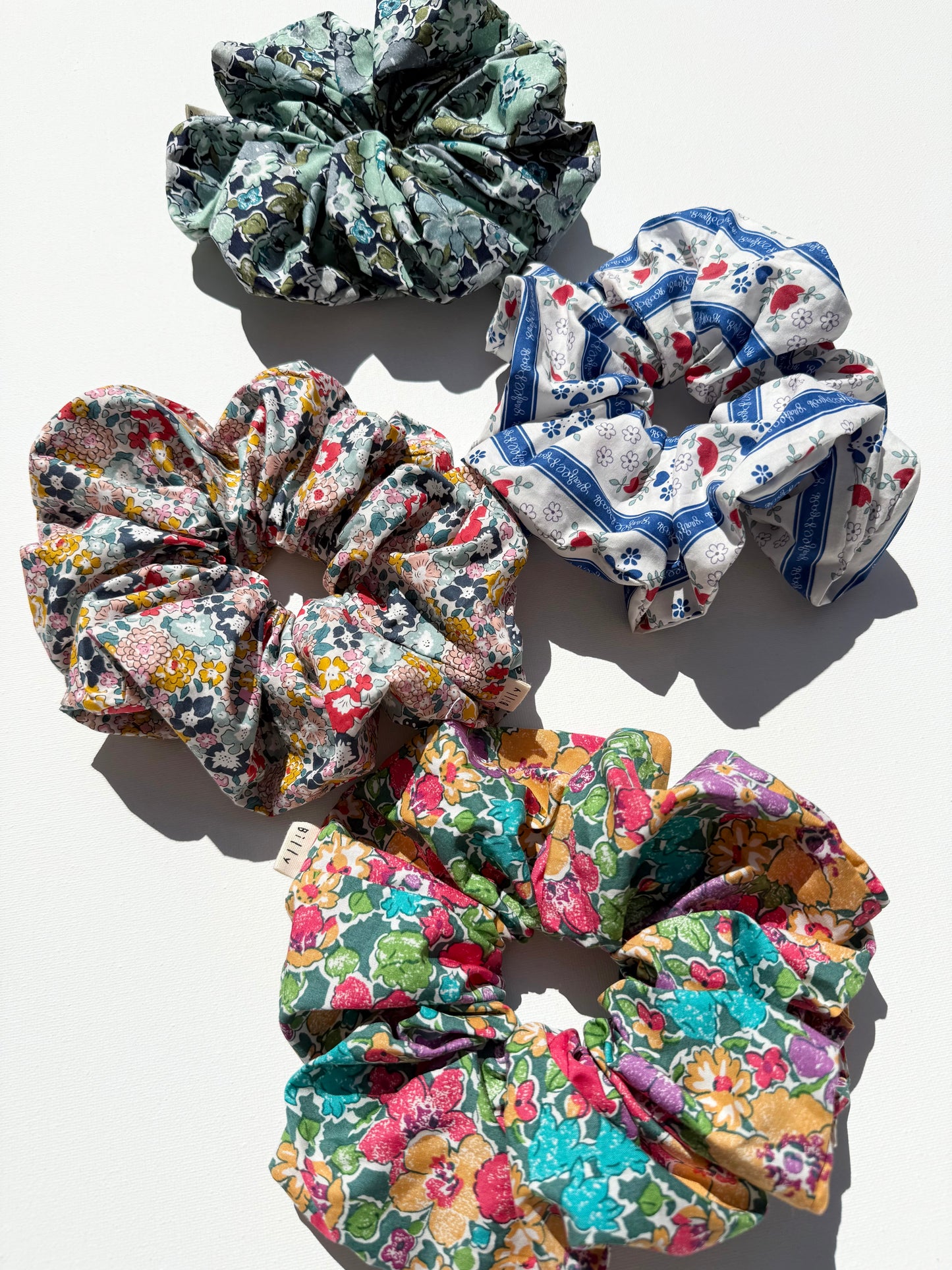 GARDEN FLORAL SCRUNCHIES