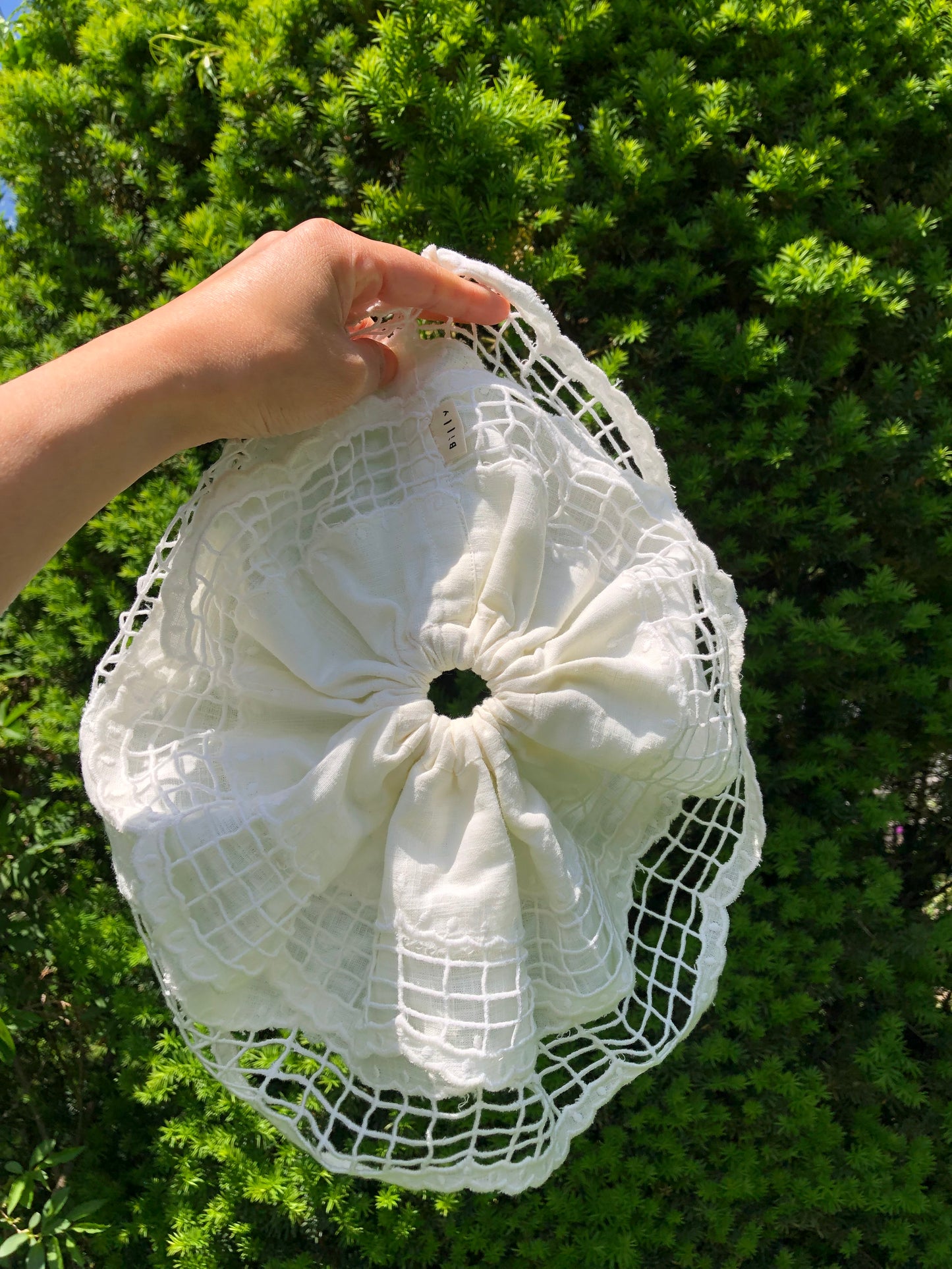 BRIDE LACE SCRUNCHIES