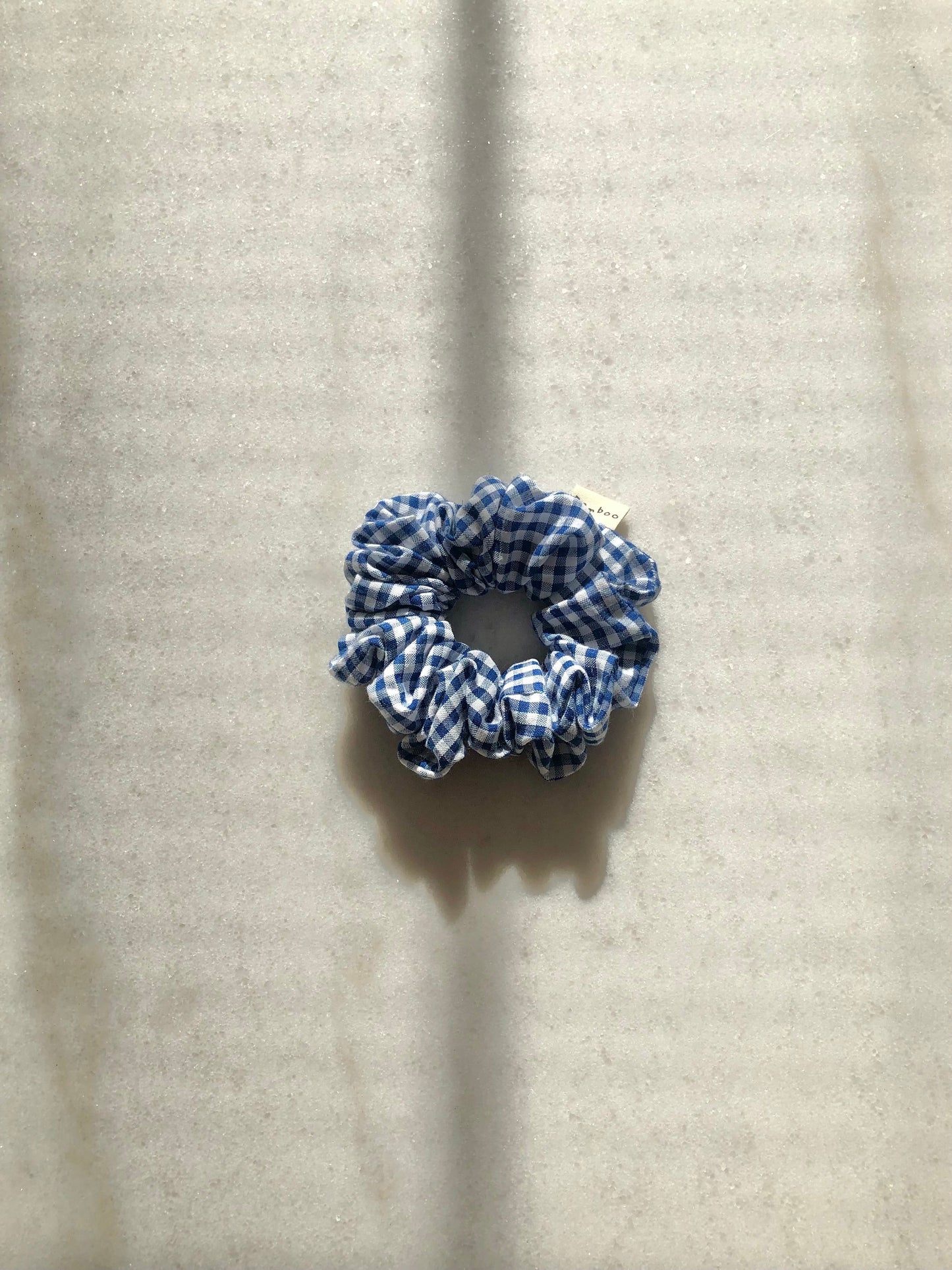 MINI GINGHAM SEERSUCKER SCRUNCHIES - crystal bright