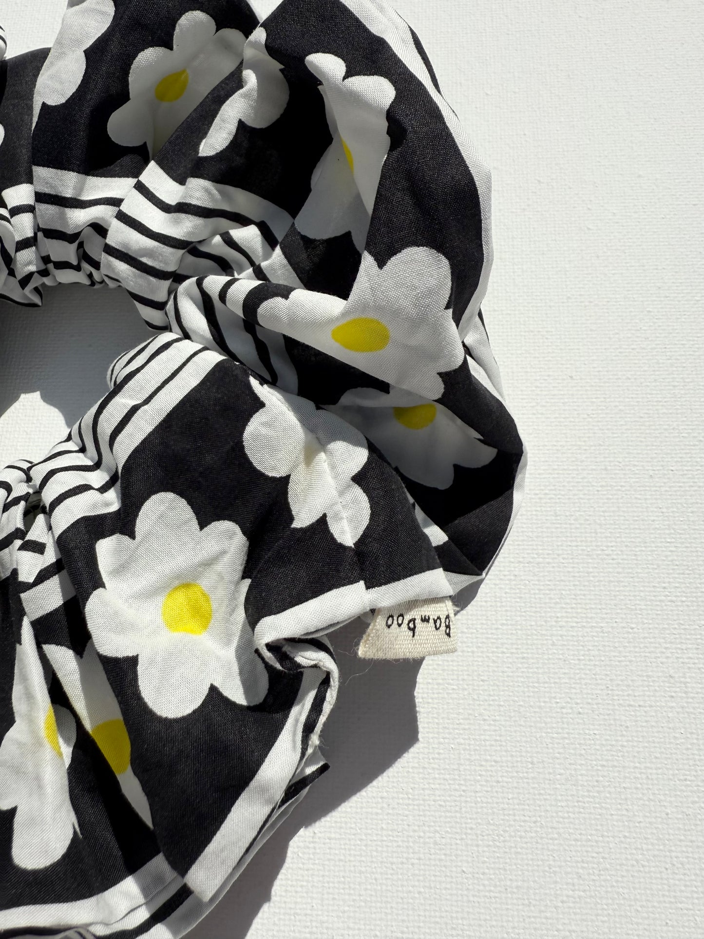 PARISIENNE SCRUNCHIES