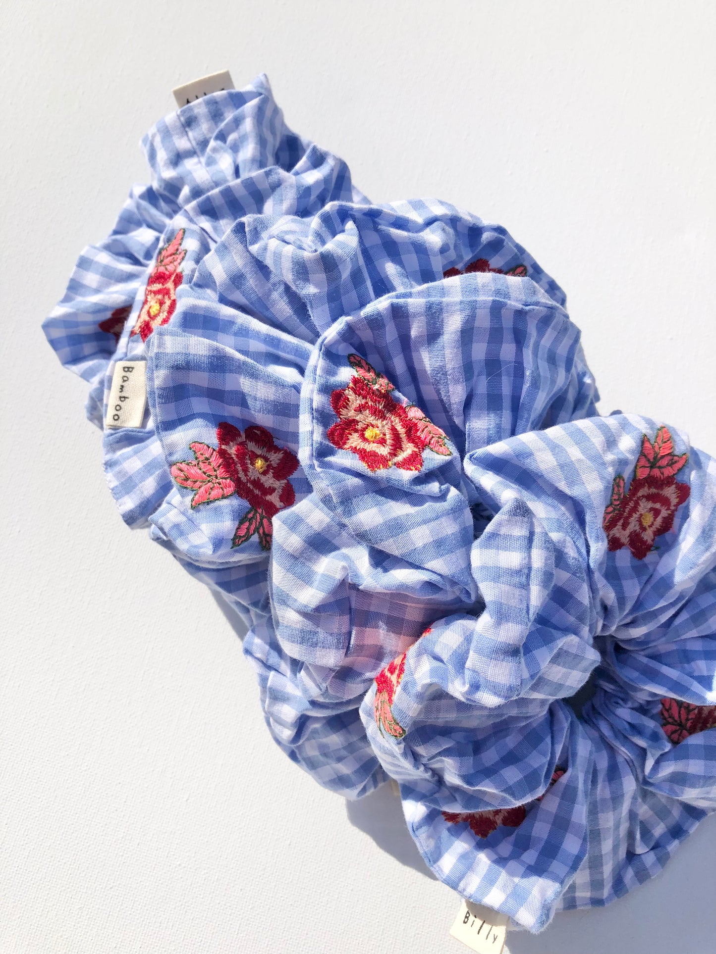 RED ROSE GINGHAM SCRUNCHIES