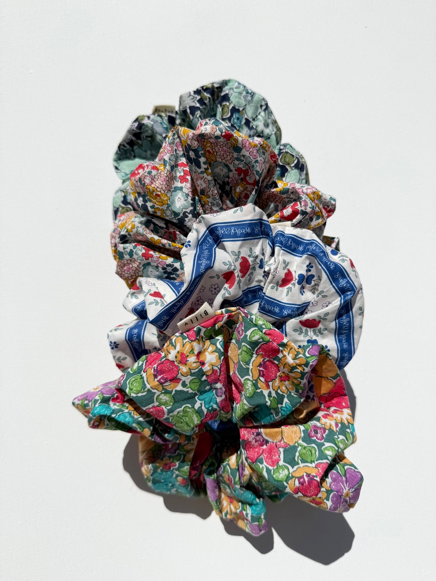 GARDEN FLORAL SCRUNCHIES