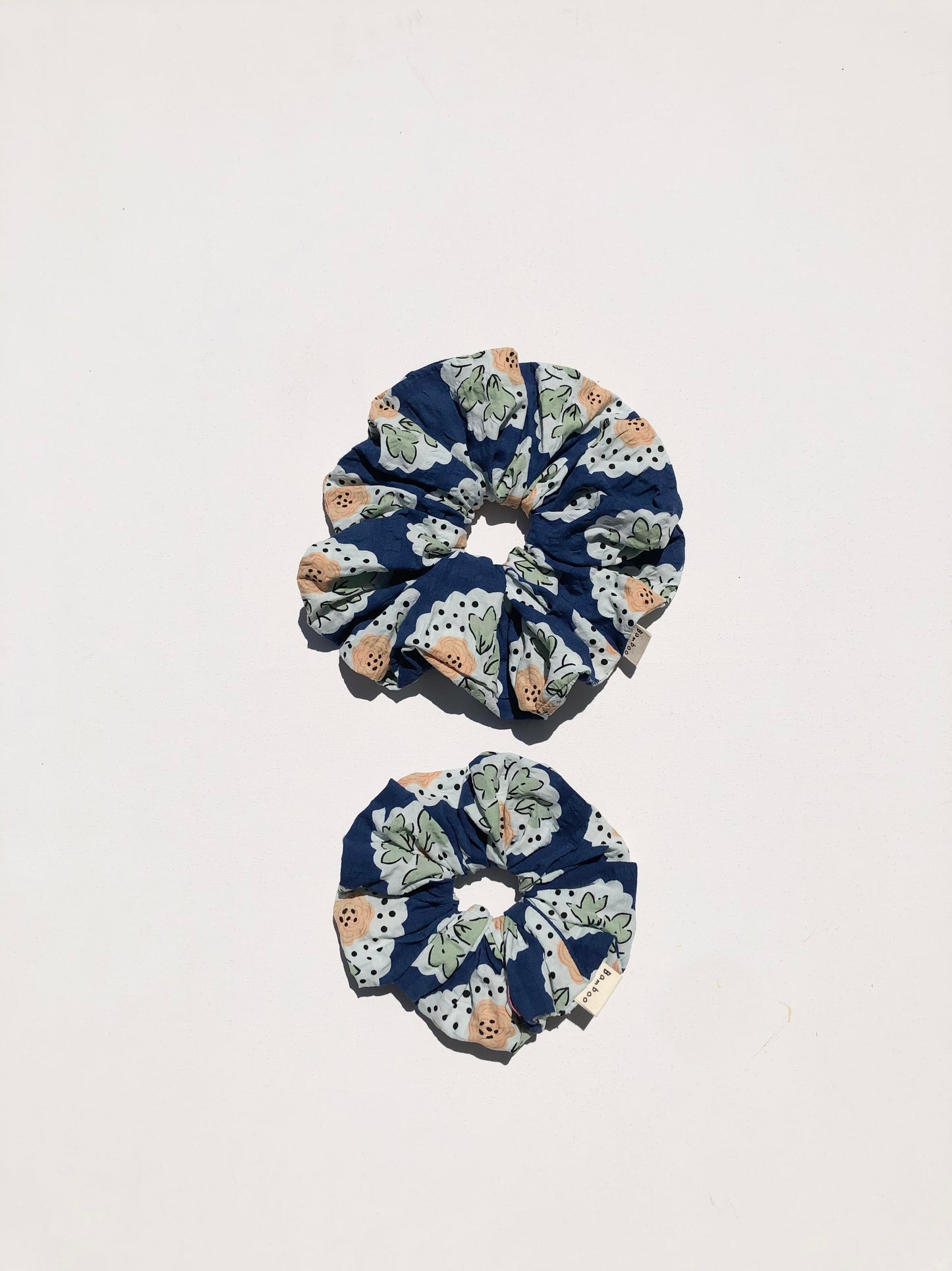 TOLADO FLOWER SCRUNCHIES