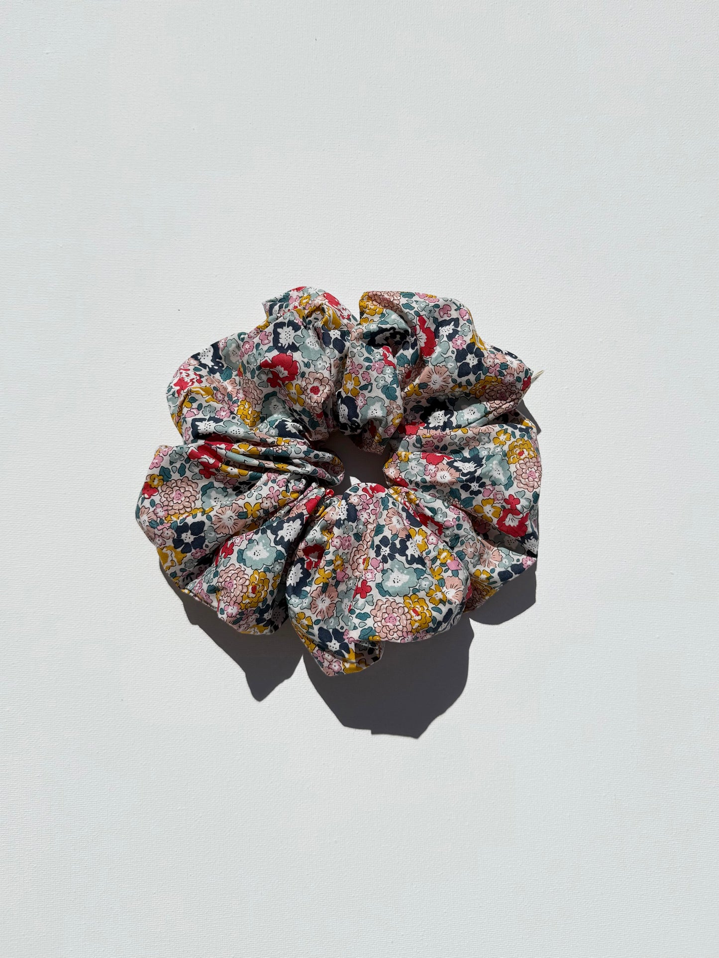 GARDEN FLORAL SCRUNCHIES