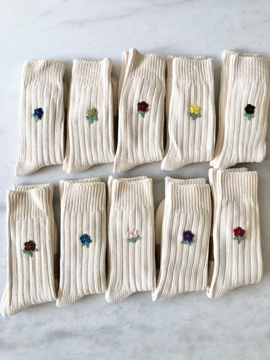 CROCHET FIELD ROSE SOCKS