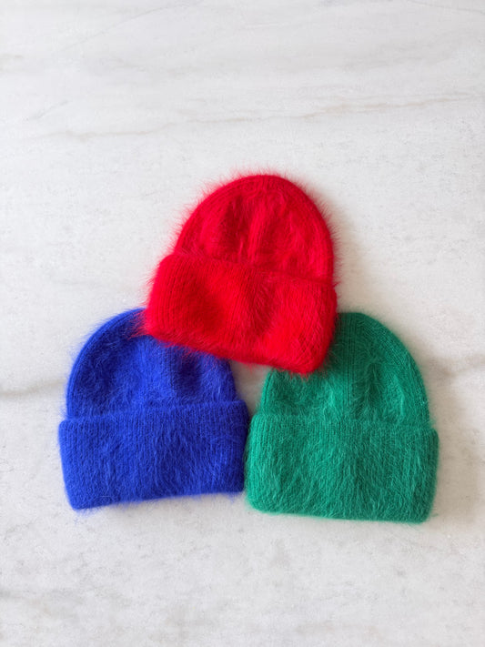 FLUFFY ANGORA BEANIE - Mid of Oct