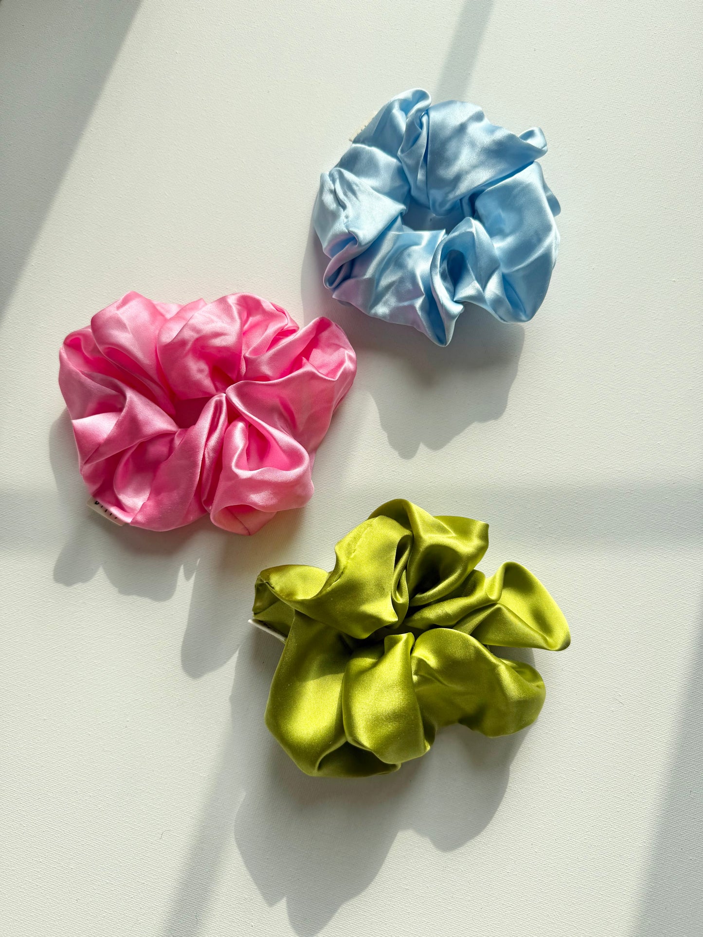 PURE SILK SCRUNCHIES