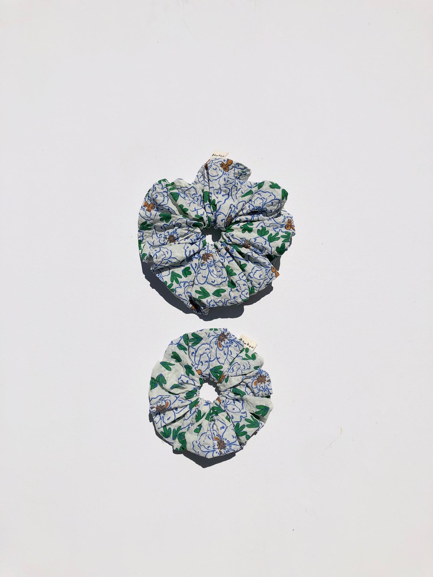 TOLADO FLOWER SCRUNCHIES