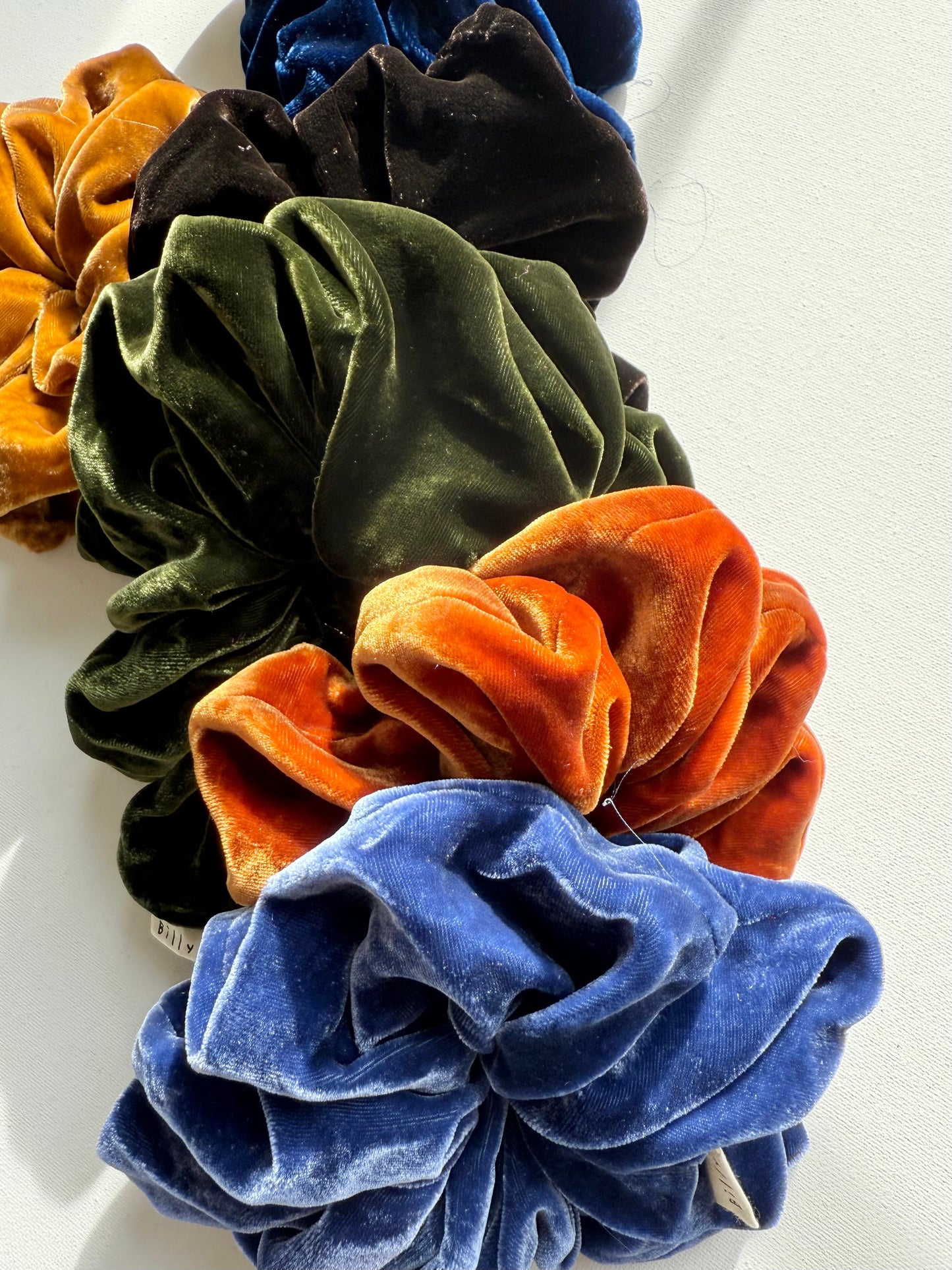 VELVET SCRUNCHIES - heritage