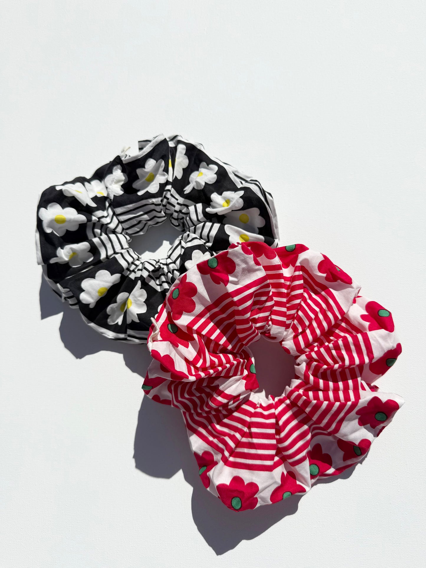 PARISIENNE SCRUNCHIES