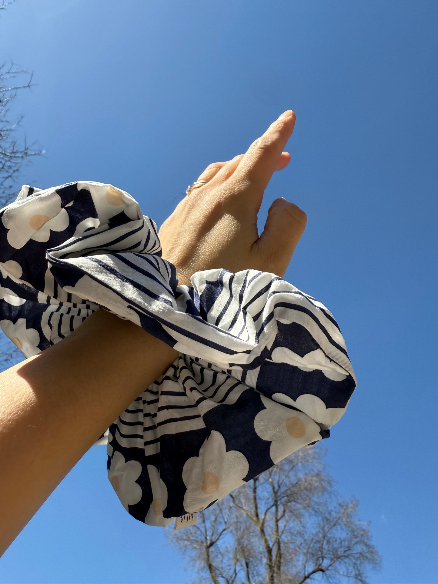 PARISIENNE SCRUNCHIES