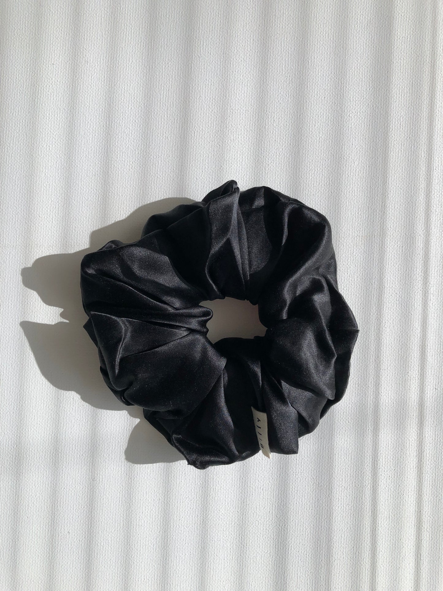 PURE SILK SCRUNCHIES - neutral