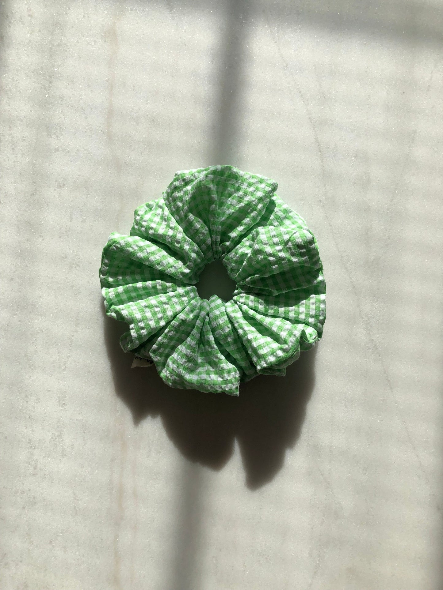 MINI GINGHAM SEERSUCKER SCRUNCHIES - crystal bright