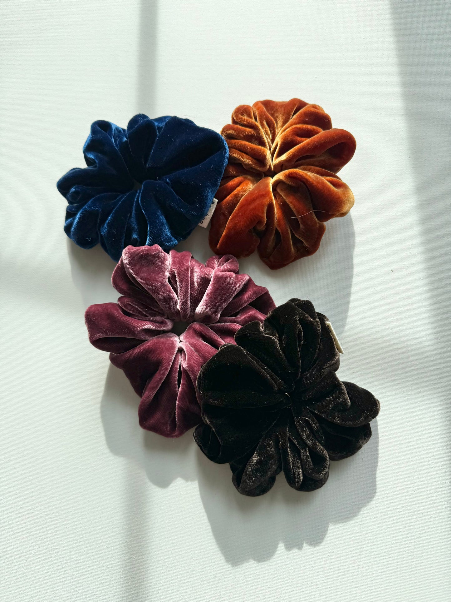 VELVET SCRUNCHIES - heritage