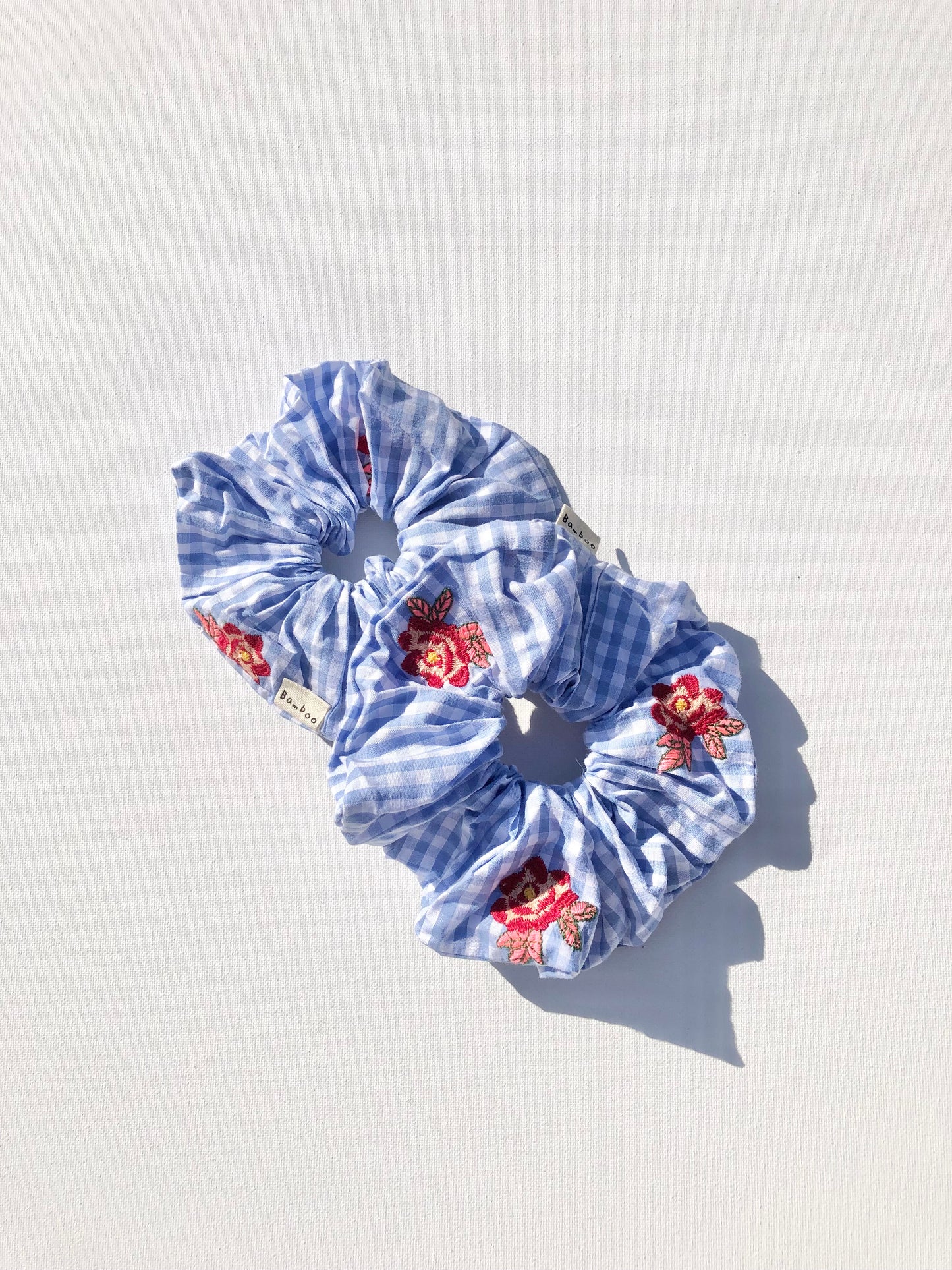 RED ROSE GINGHAM SCRUNCHIES
