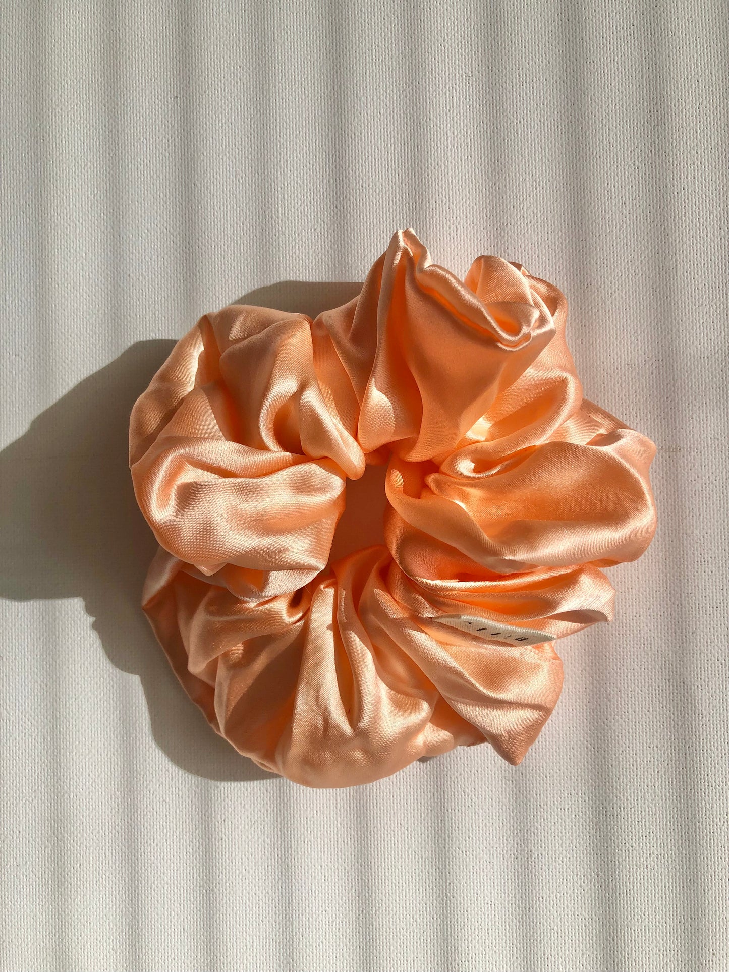 PURE SILK SCRUNCHIES - snow pastel