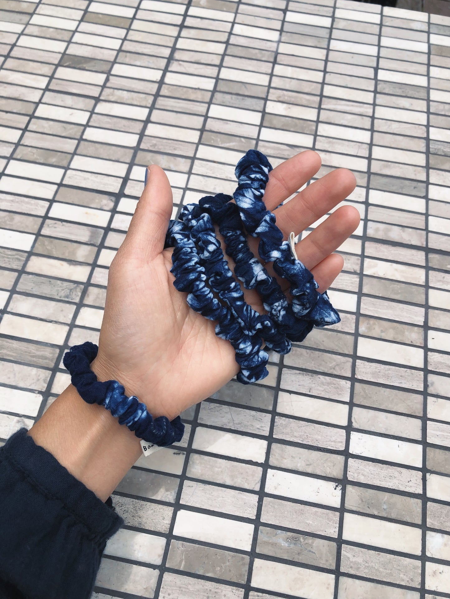 MINI TIE - DYE SCRUNCHIES