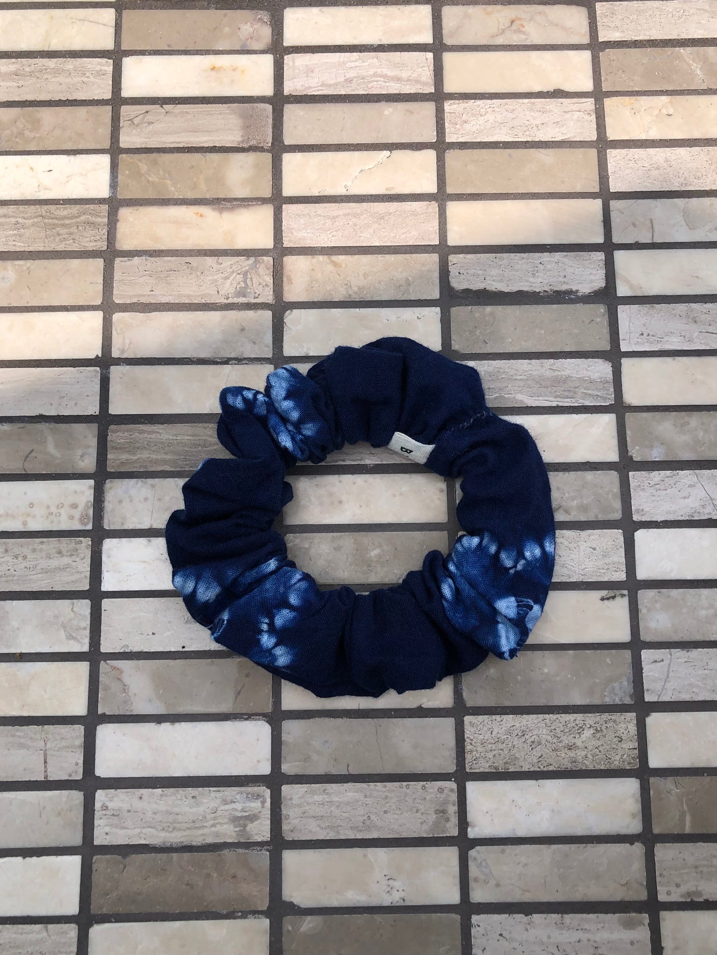 TIE - DYE SCRUNCHIES