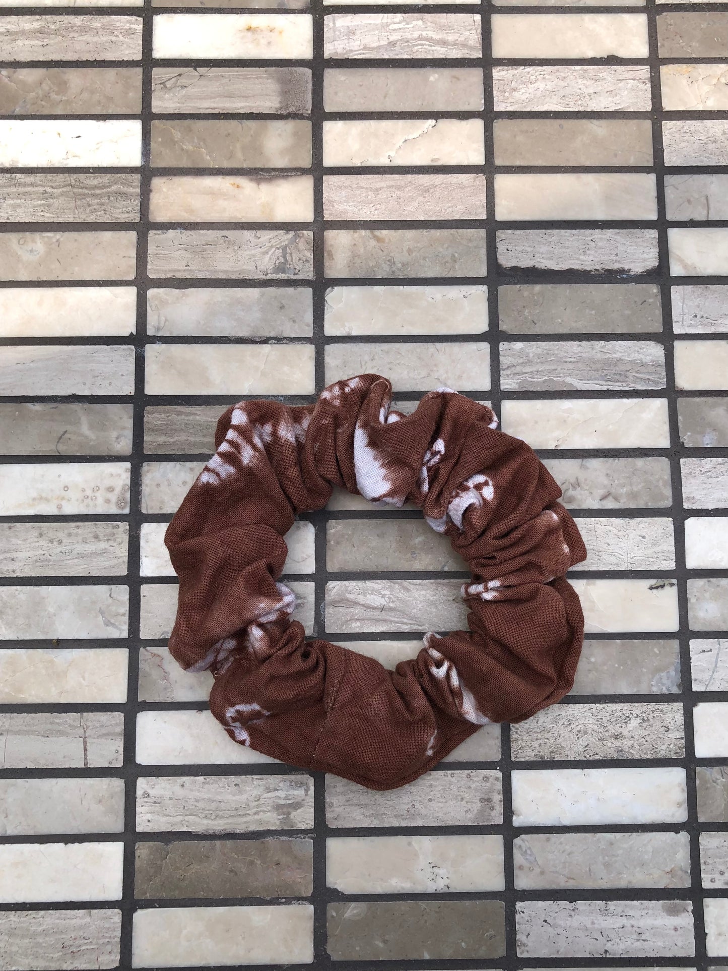 TIE - DYE SCRUNCHIES