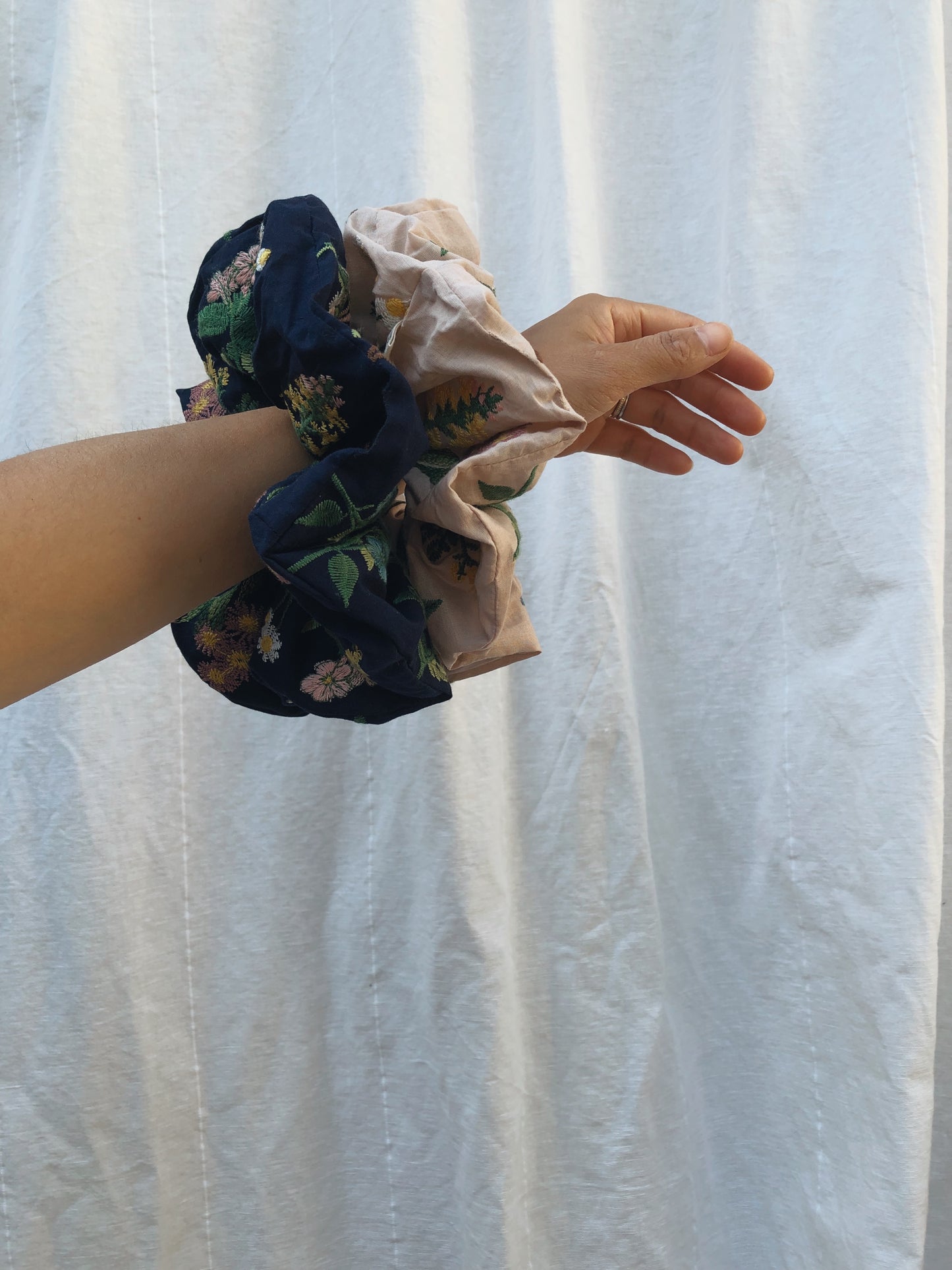 EMBROIDERED HERB SCRUNCHIES