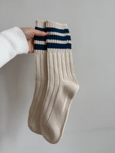 Load image into Gallery viewer, MEN’S COLLEGE STRIPE SOCKS