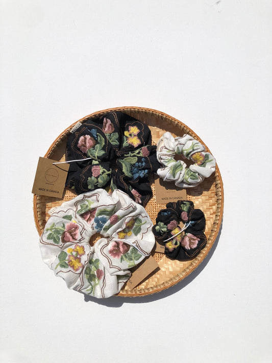 EMBROIDERED FLOWER GARDEN SCRUNCHIE