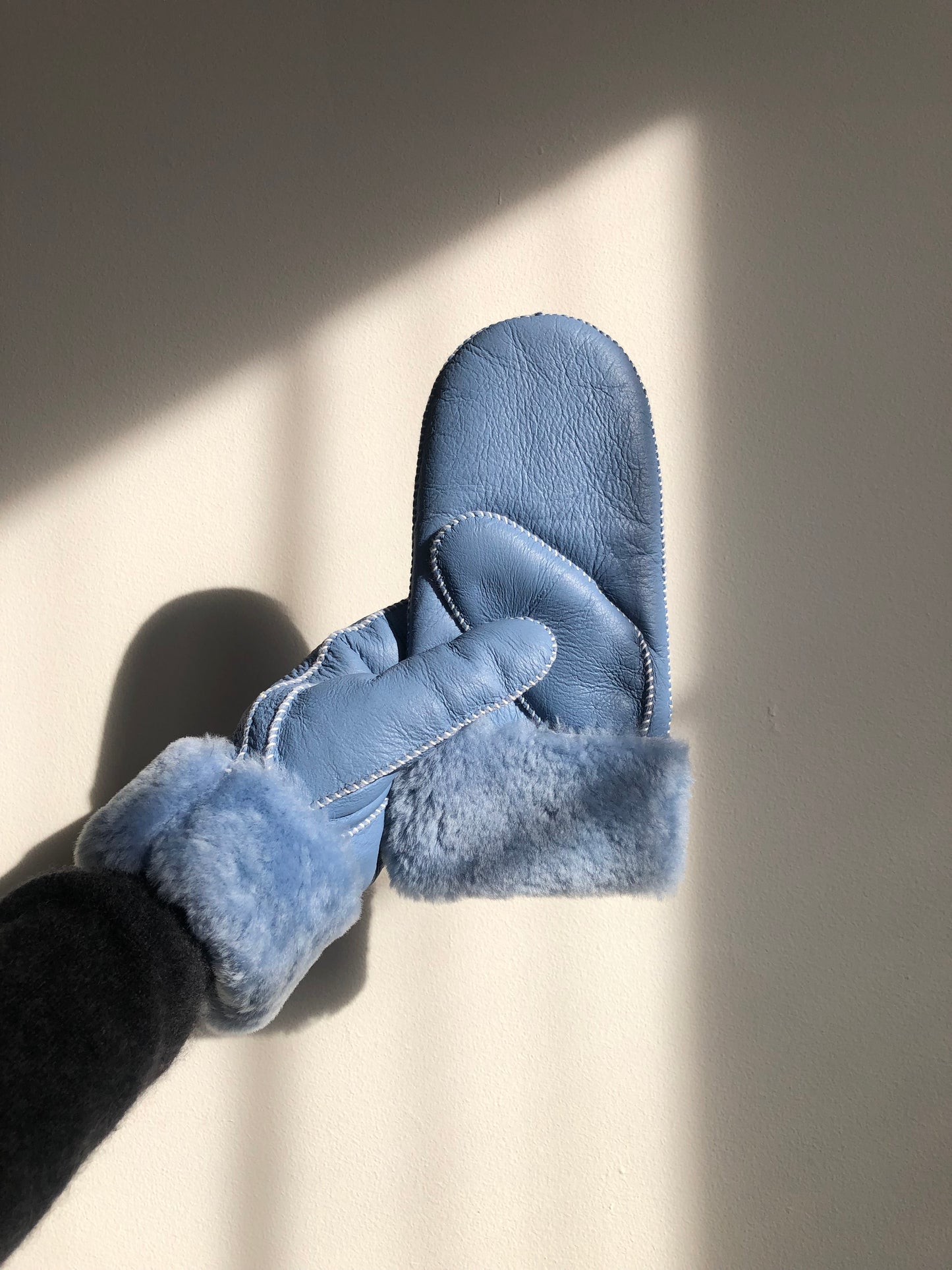 SHEARLING MITTENS - snow pastel