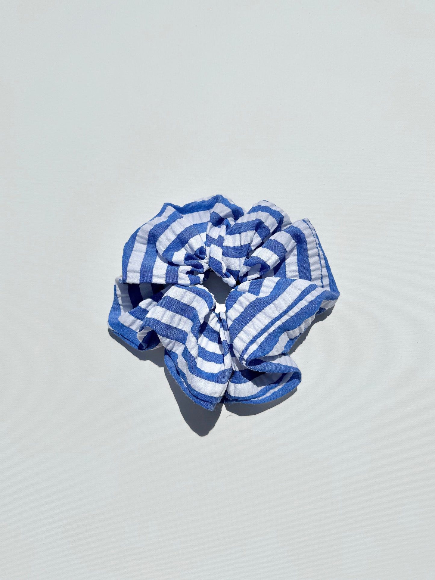 STRIPE SEERSUCKER SCRUNCHIES - bright