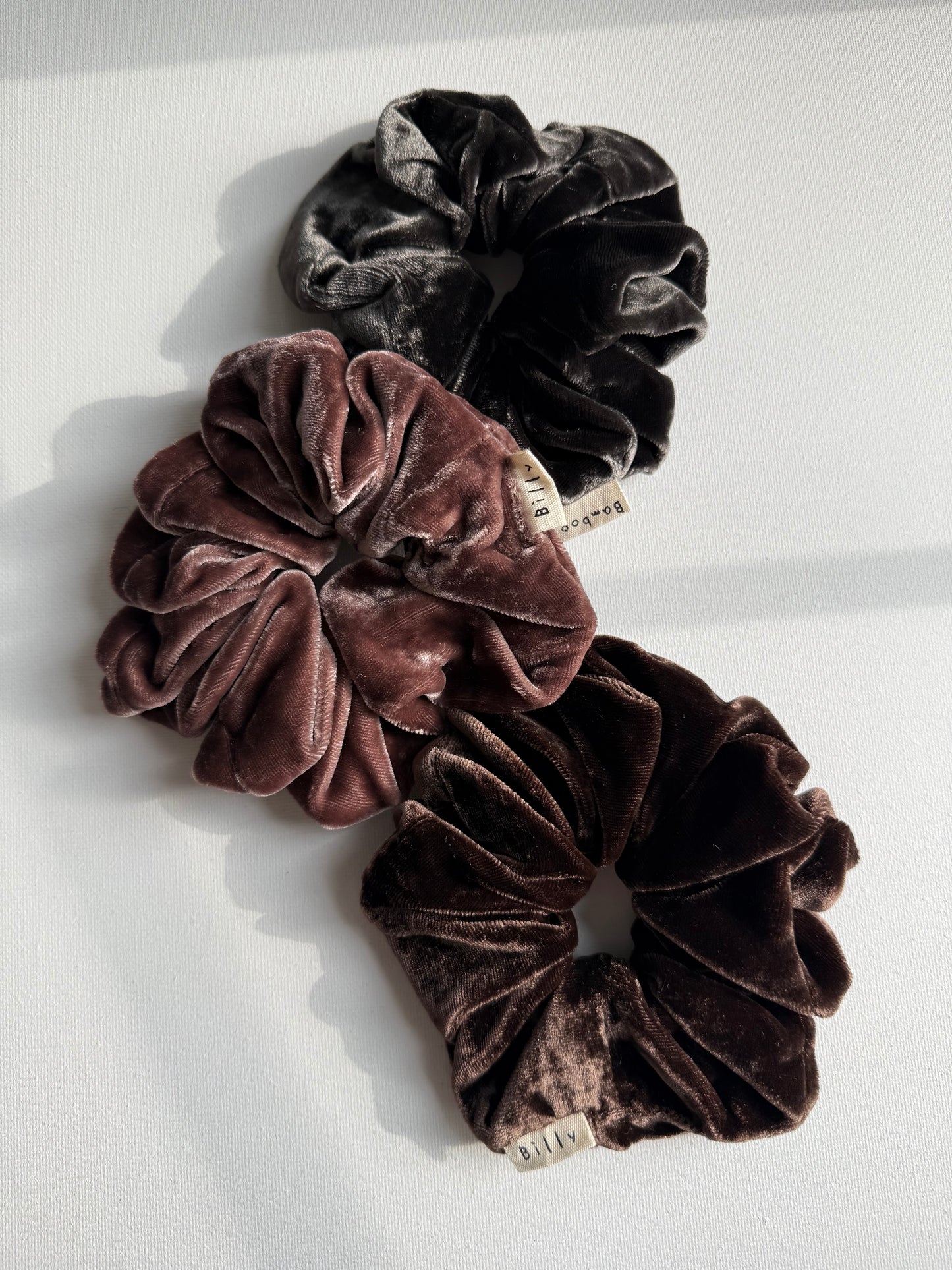 VELVET SCRUNCHIES - neutral