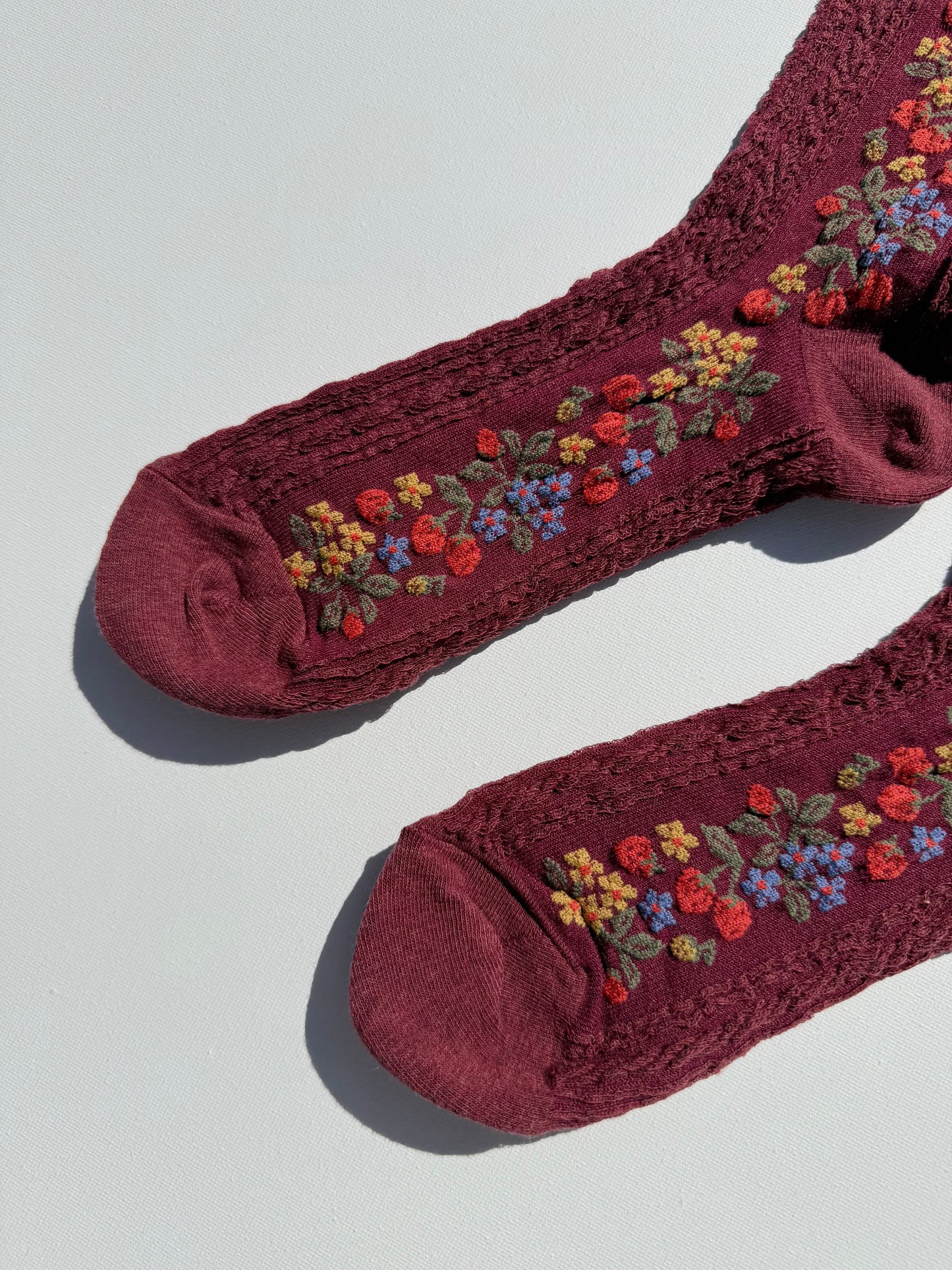 WILD STRAWBERRY SOCKS