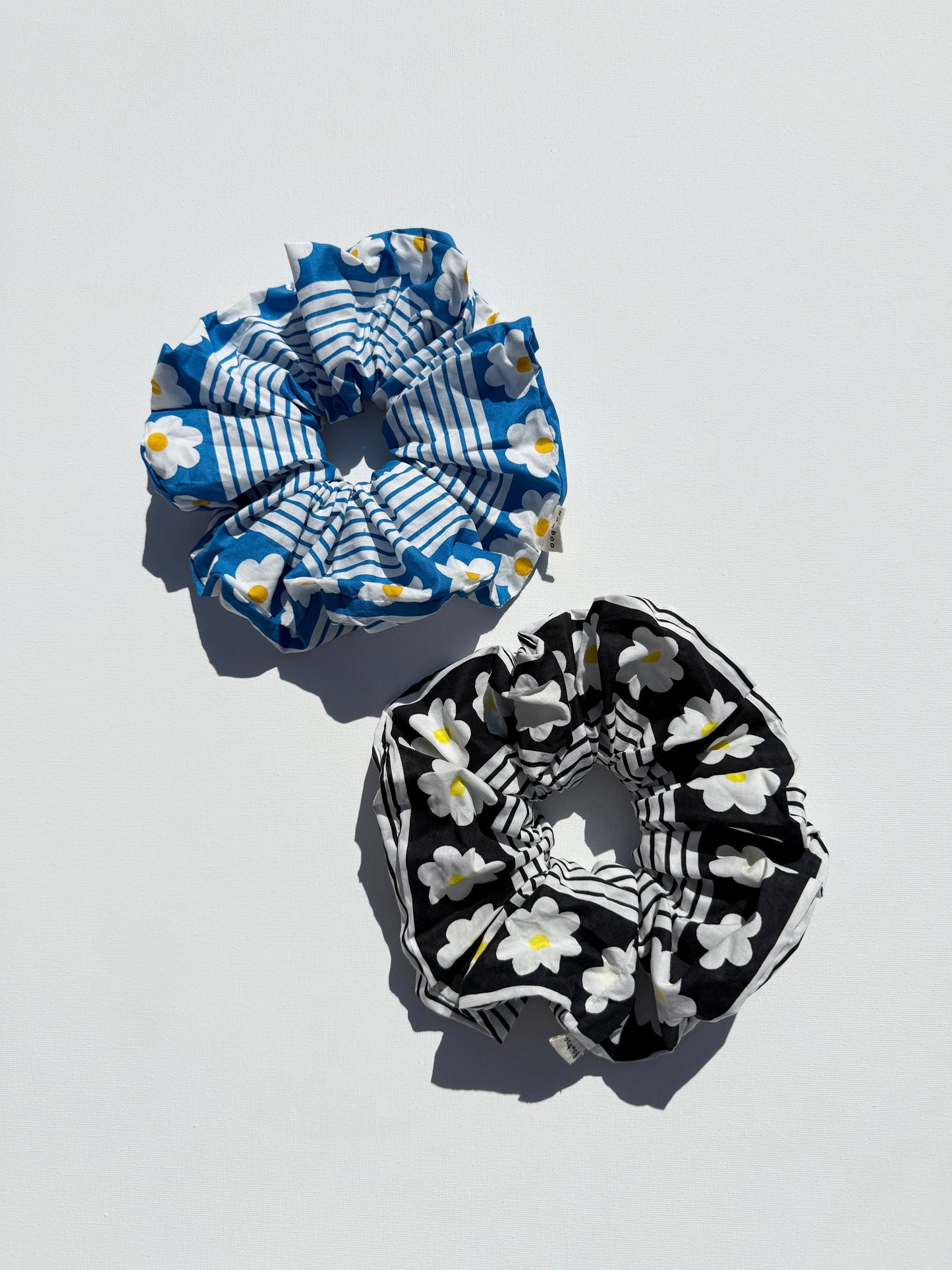 PARISIENNE SCRUNCHIES