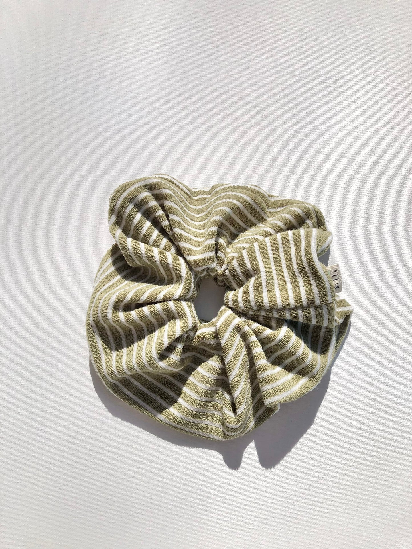 NOVA SCOTIA TOWELLING STRIPE SCRUNCHIES - neutral