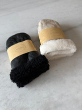Load image into Gallery viewer, PUFFY SHEARLING MITTENS