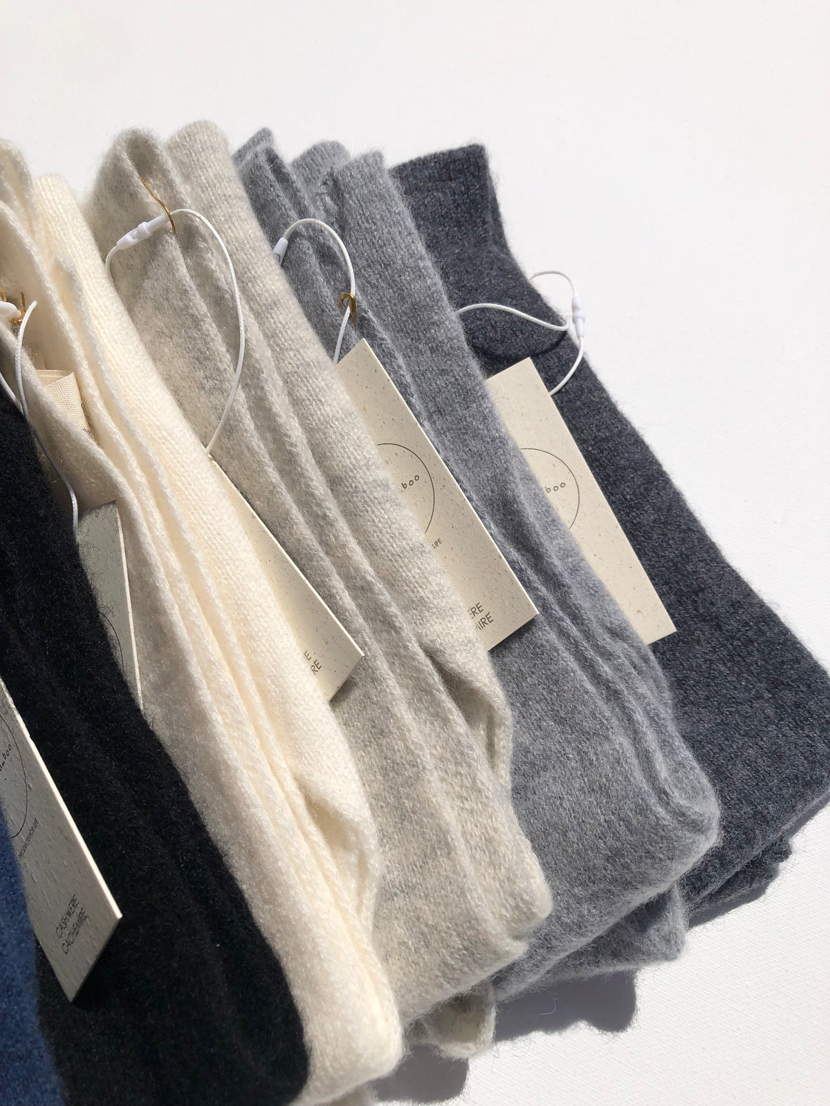 CASHMERE CRAVAT SCARF