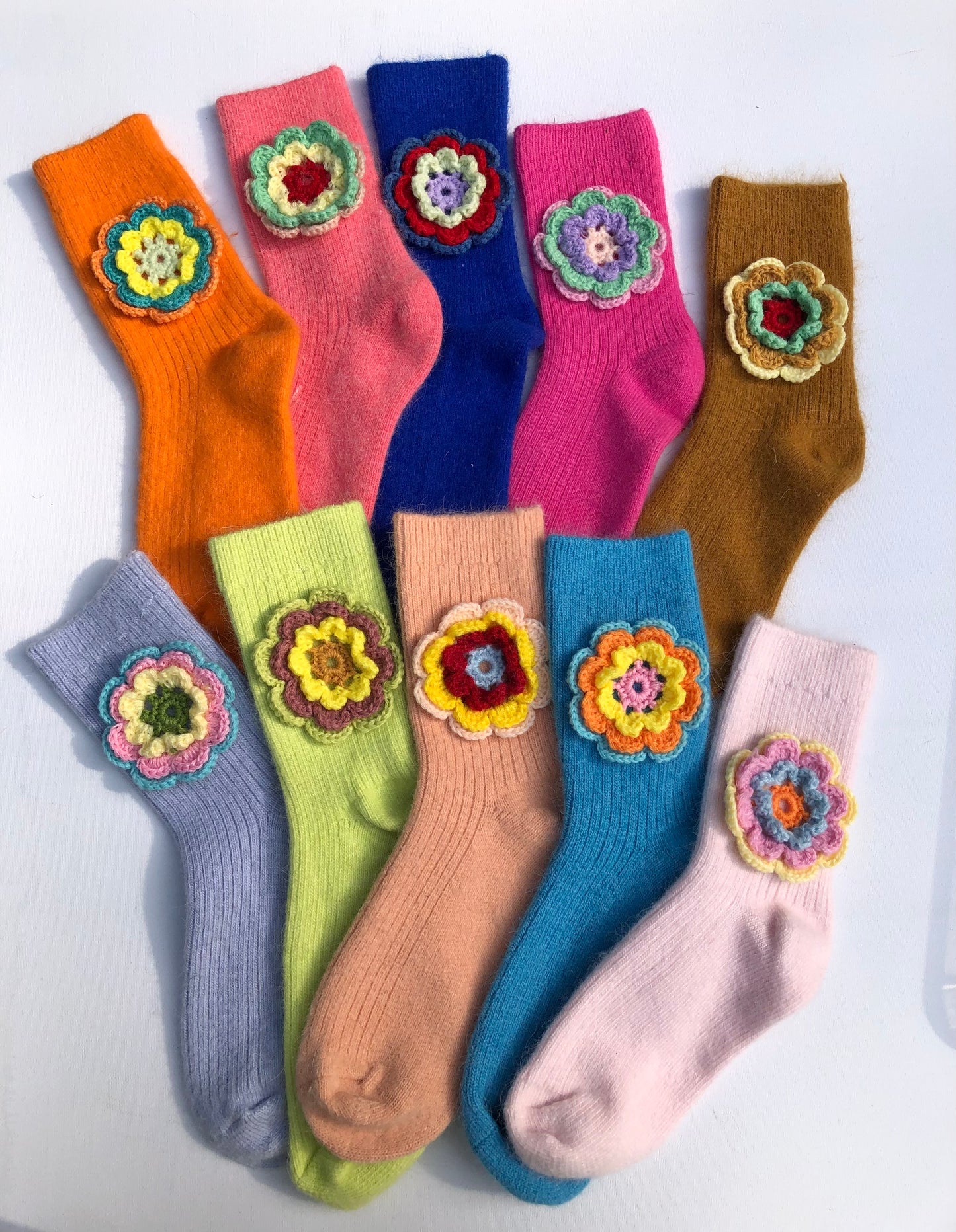 CROCHET FLOWER WOOL SOCKS