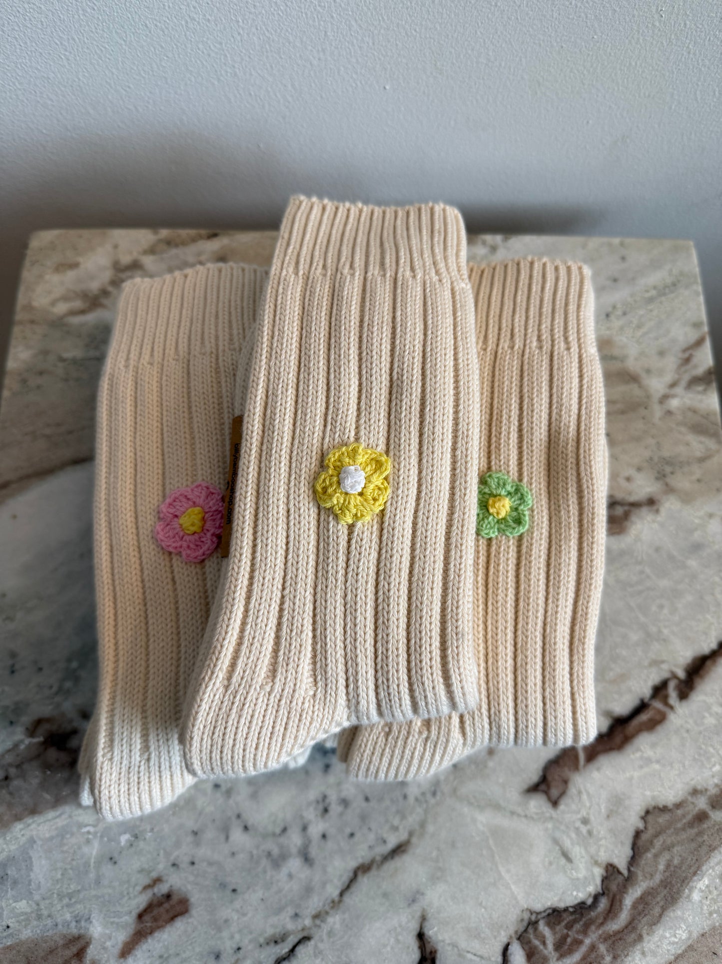 CROCHET HAPPY FLOWER SOCKS
