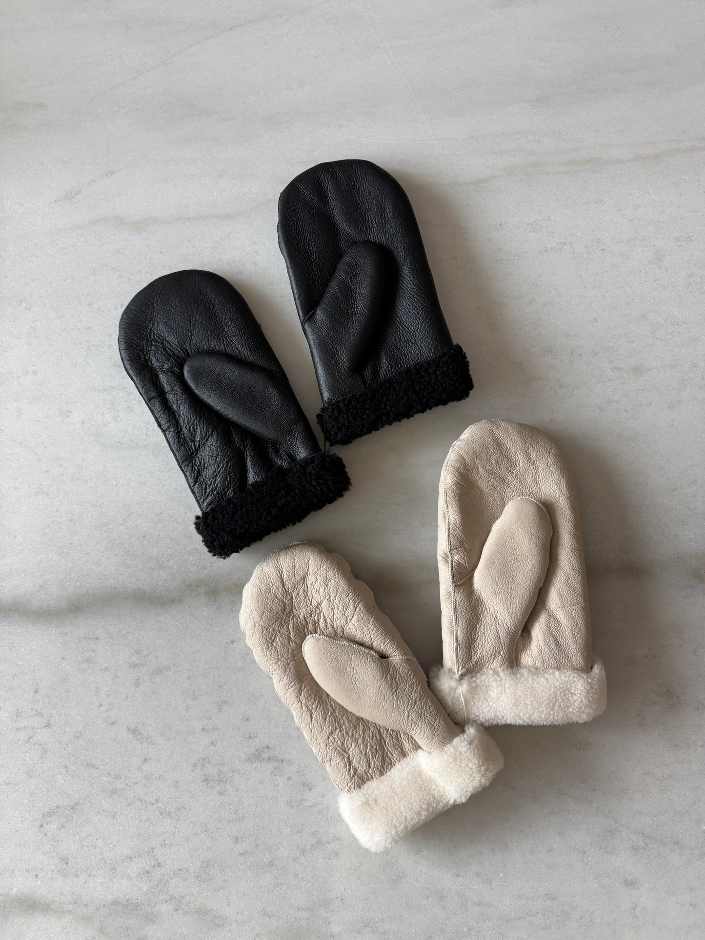 PUFFY SHEARLING MITTENS