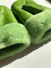 Load image into Gallery viewer, PUFFY SHEARLING MITTENS