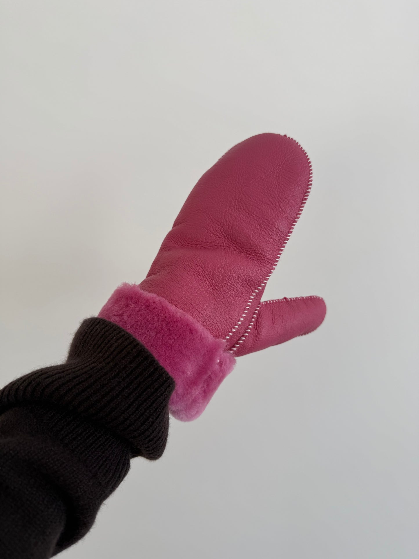 SHEARLING MITTENS - snow pastel