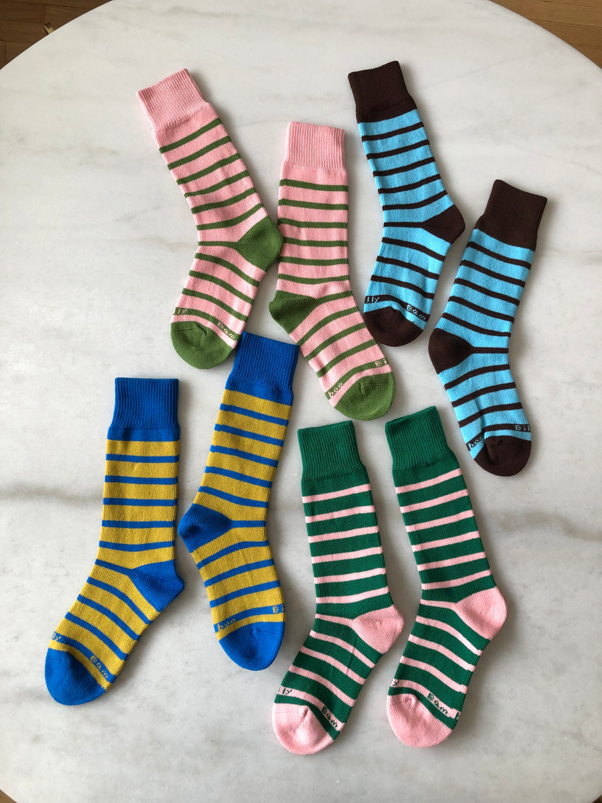 MAKINO POP STRIPE HIGH SOCKS