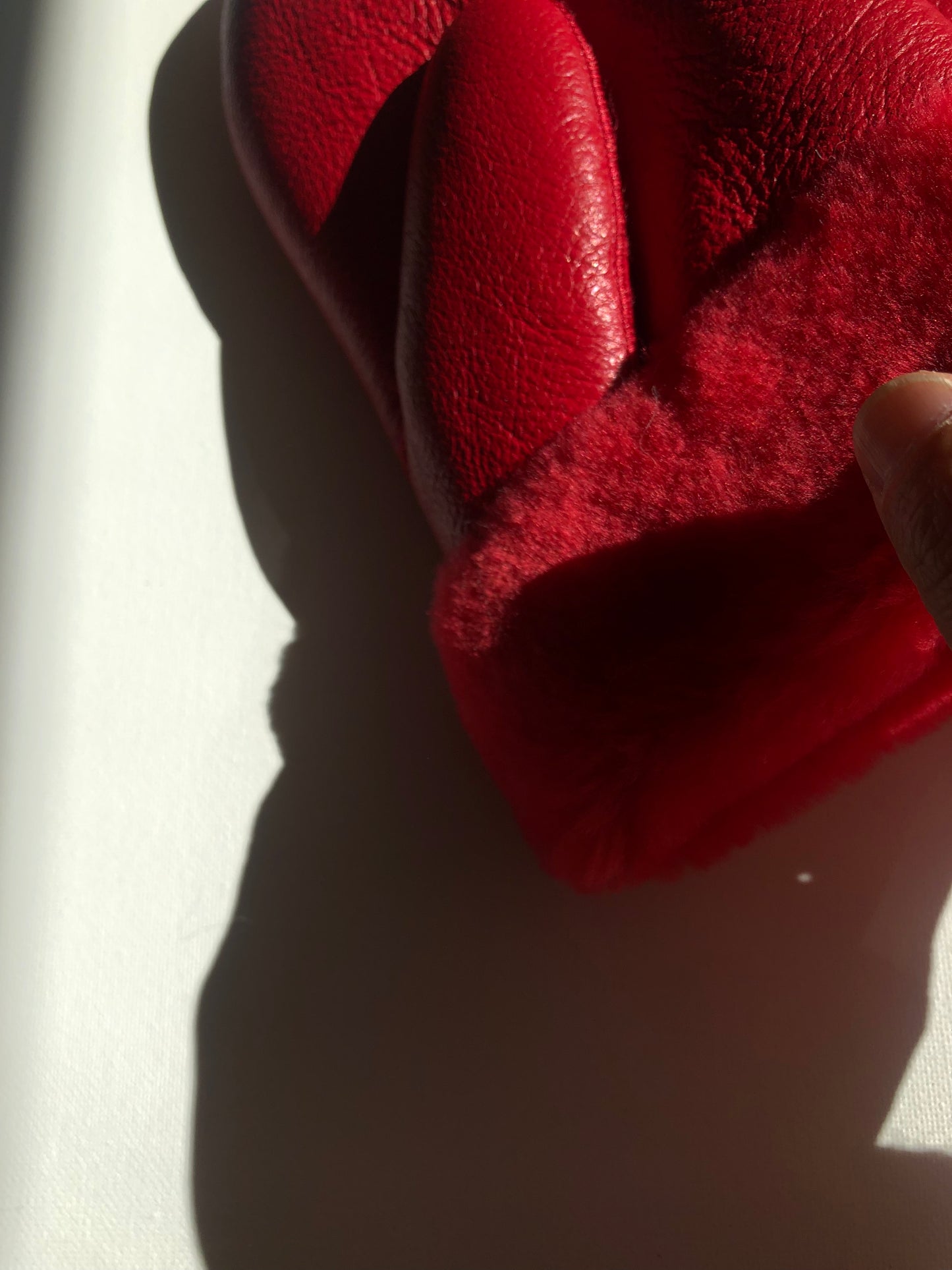 PUFFY SHEARLING MITTENS