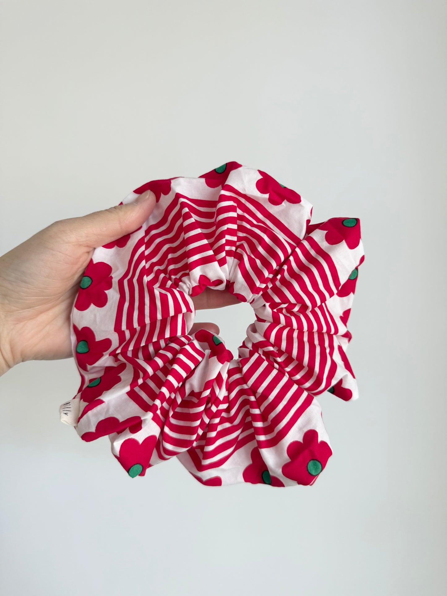 PARISIENNE SCRUNCHIES