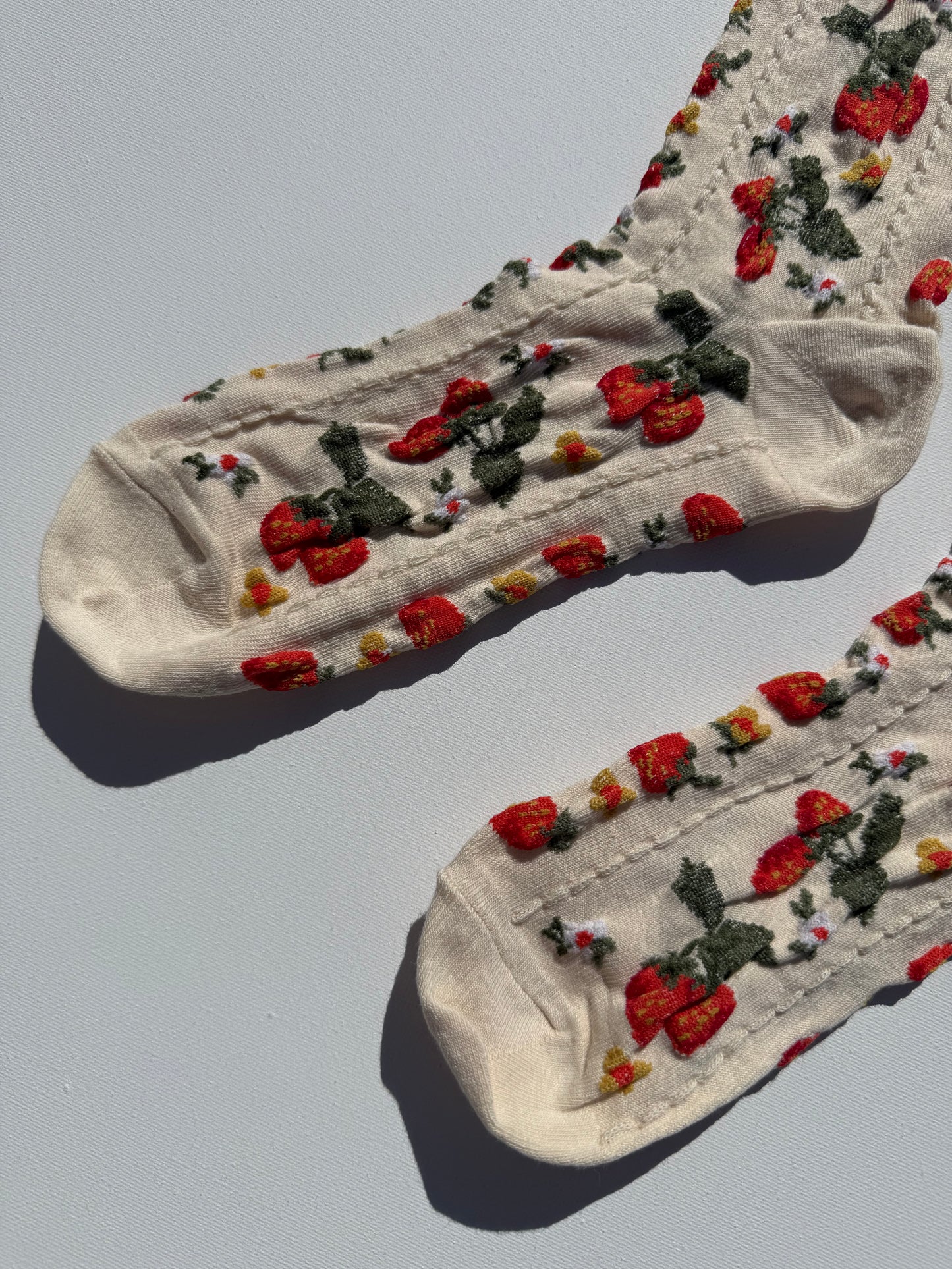 STRAWBERRIES SOCKS