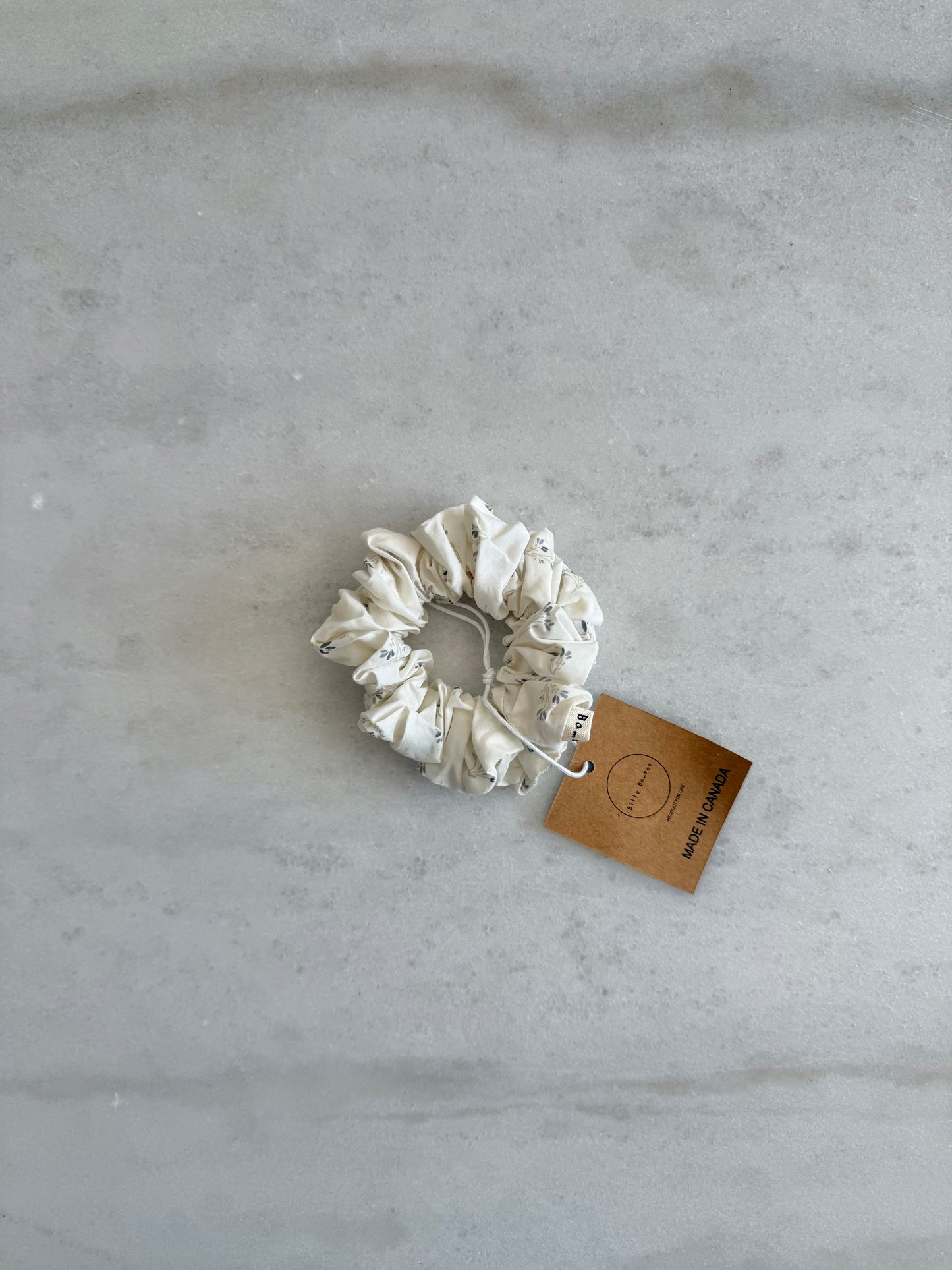 VICTORIA FLORAL SCRUNCHIE