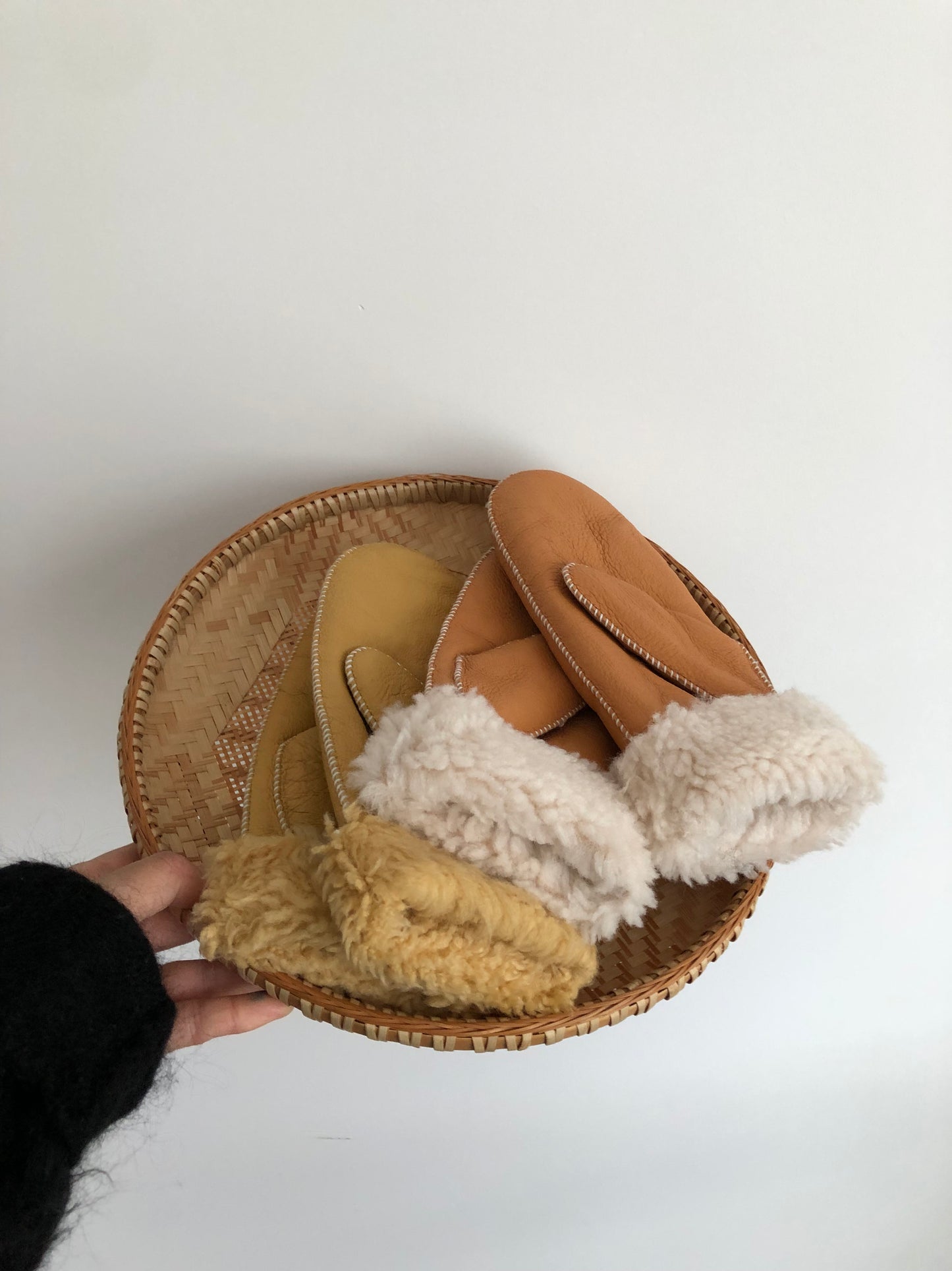 SHEARLING MITTENS
