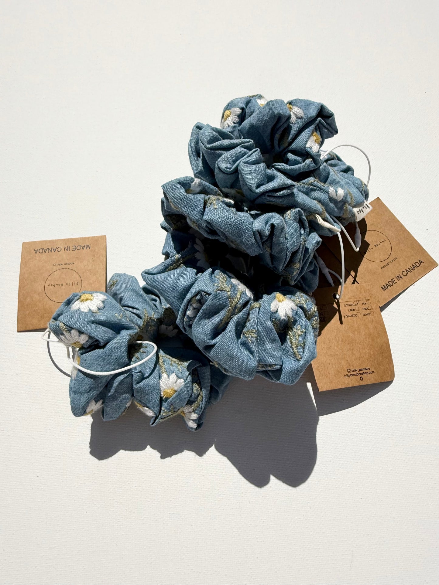 EMBROIDERED DAISY DENIM SCRUNCHIE
