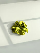 Load image into Gallery viewer, PURE SILK SCRUNCHIES